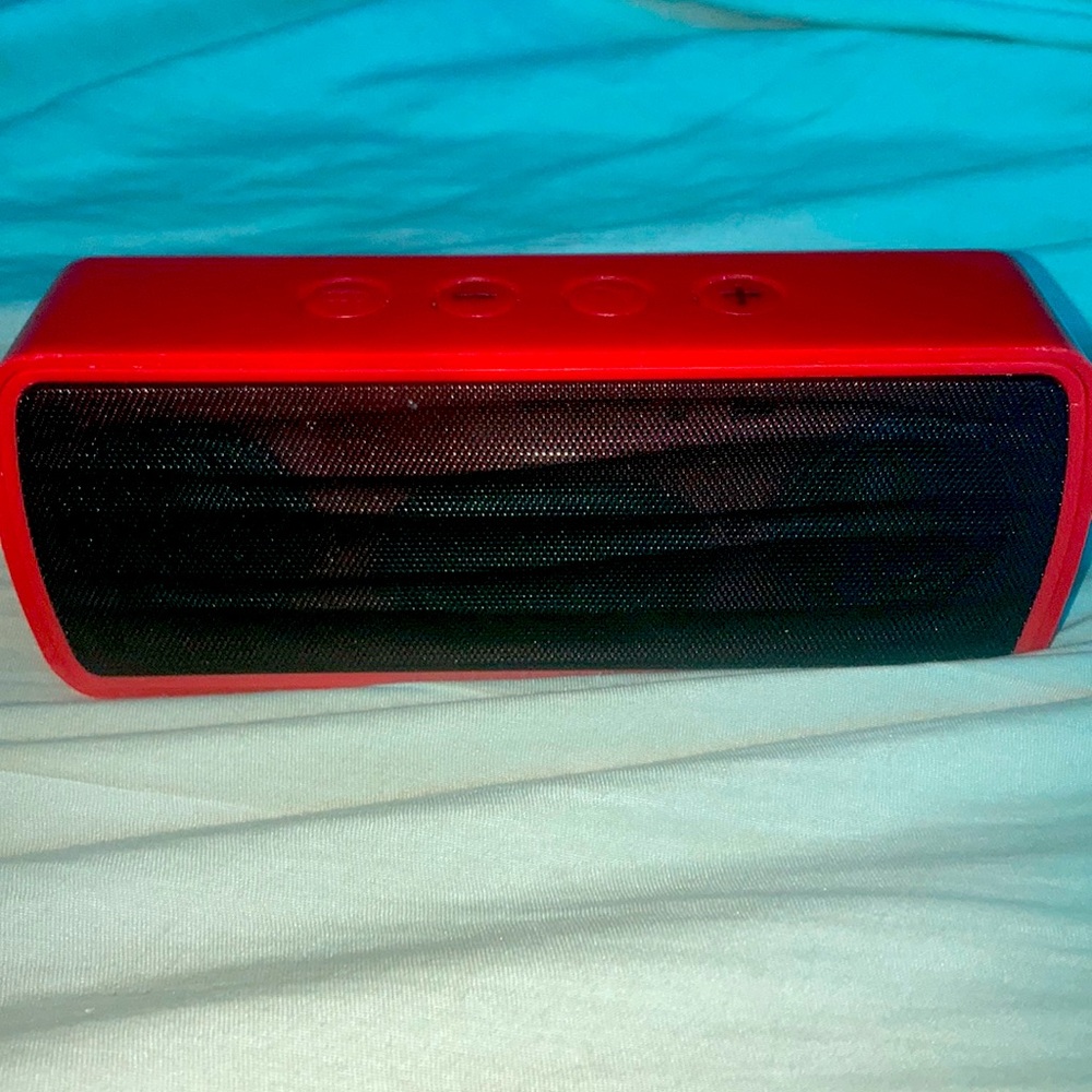 Insignia Portable Red Bluetooth Stereo Speaker